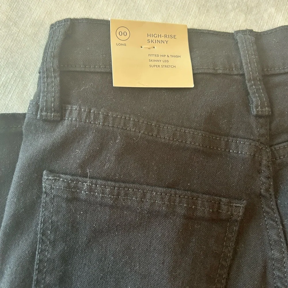 Universal Thread Black High-Rise Skinny Jeans - Slim Fit - Picture 6 of 8